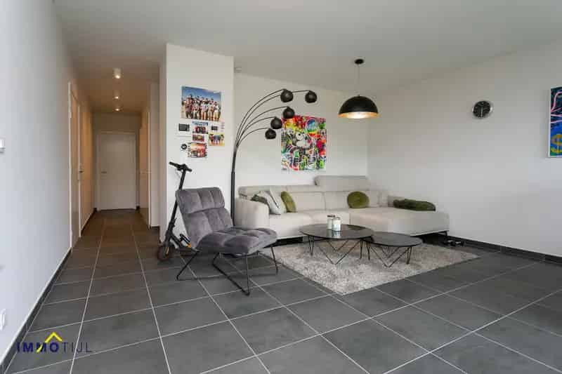 Fraai nieuwbouwappartement met 2 slaapkamers, carport en terras te Buggenhout!