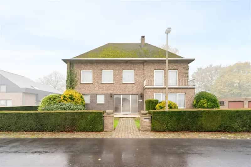 Te renoveren karaktervolle VILLA op een perceel van 1.431m²