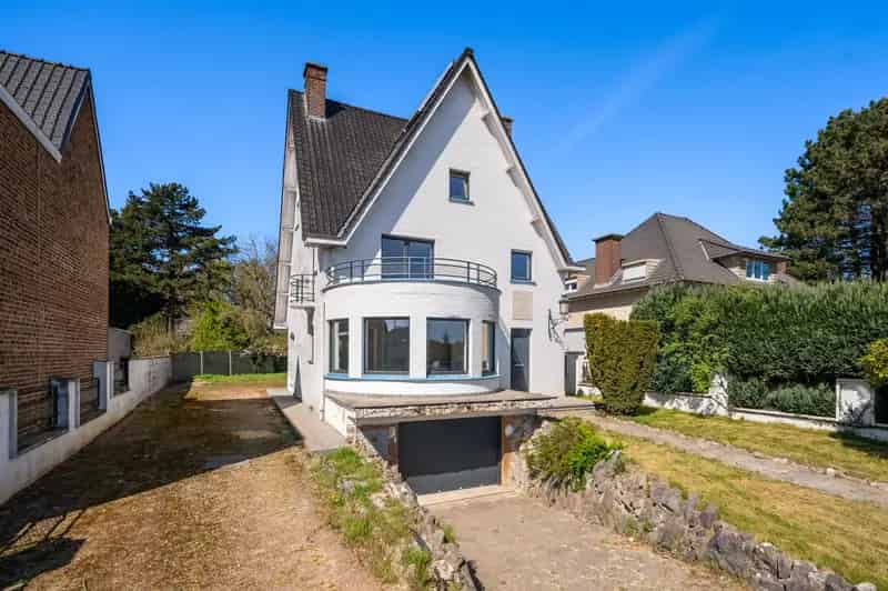 Stijlvolle, karaktervolle villa te koop!