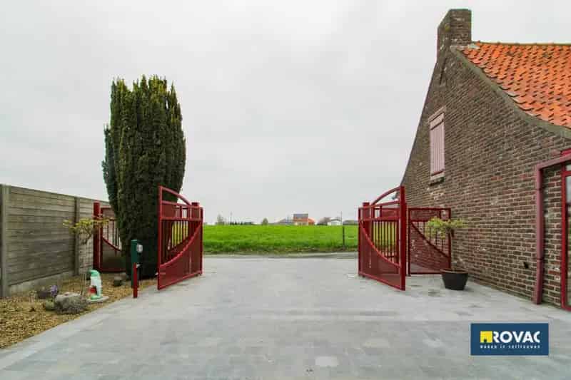 TOPPER! Landelijk gelegen woning met garage op 1684 m²