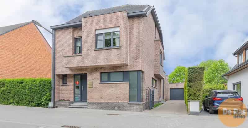 Huis te huur Nieuwerkerken: Grote woning met praktijkruimtes en luxe faciliteiten