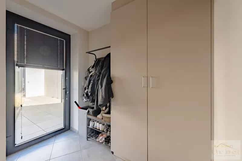 Appartement te huur Lommel: 1 slaapkamer, parking, berging