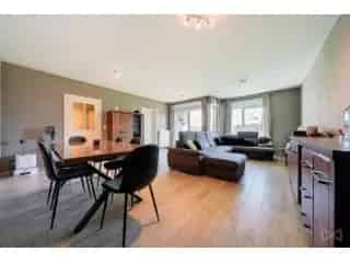 Appartement 2 Chambres Waremme  Jardin Parking PMR