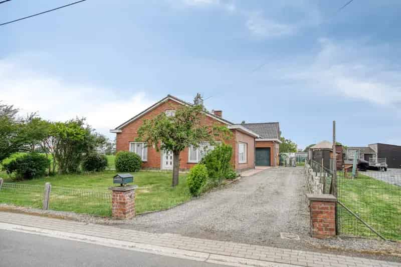 Grond te huur Landelijk gelegen woning of bouwgrond te renoveren