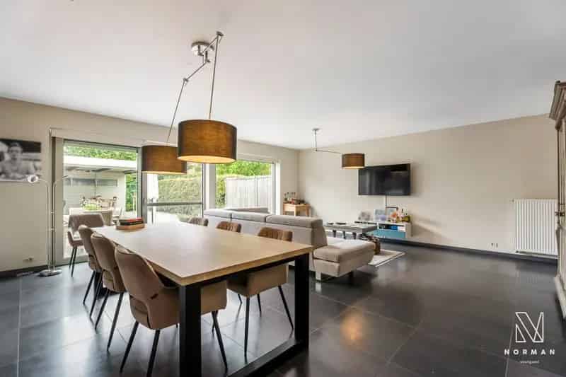 Instapklare & energiezuinige (EPC A) woning met 4 slpk - ideaal gelegen in Kortrijk