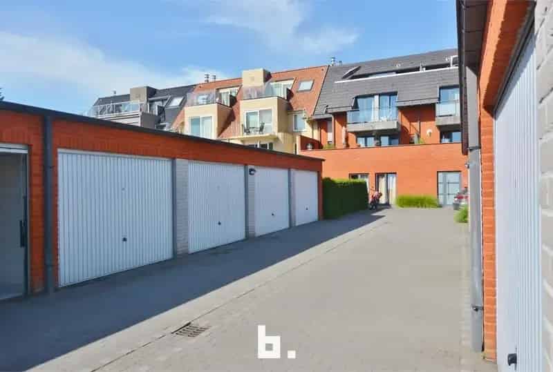 Vlot bereikbare bovengrondse garage
