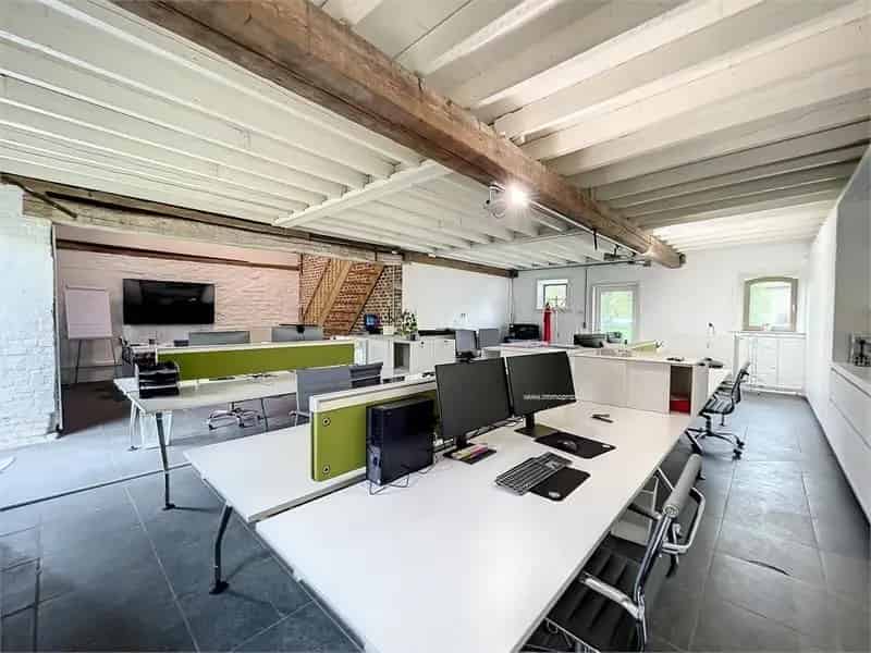 Handelspand te huur Destelbergen - Modern kantoor 166m²