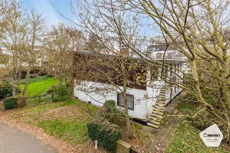 Architecturale Villa te Koop in De Panne – 6 Slaapkamers, Groene Ligging & Dichtbij de Zee