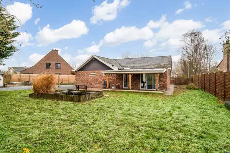 Verder af te werken bungalow met 3 SLP in landelijke omgeving