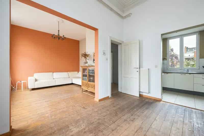 ANTWERPEN - Charmante te renoveren herenwoning
