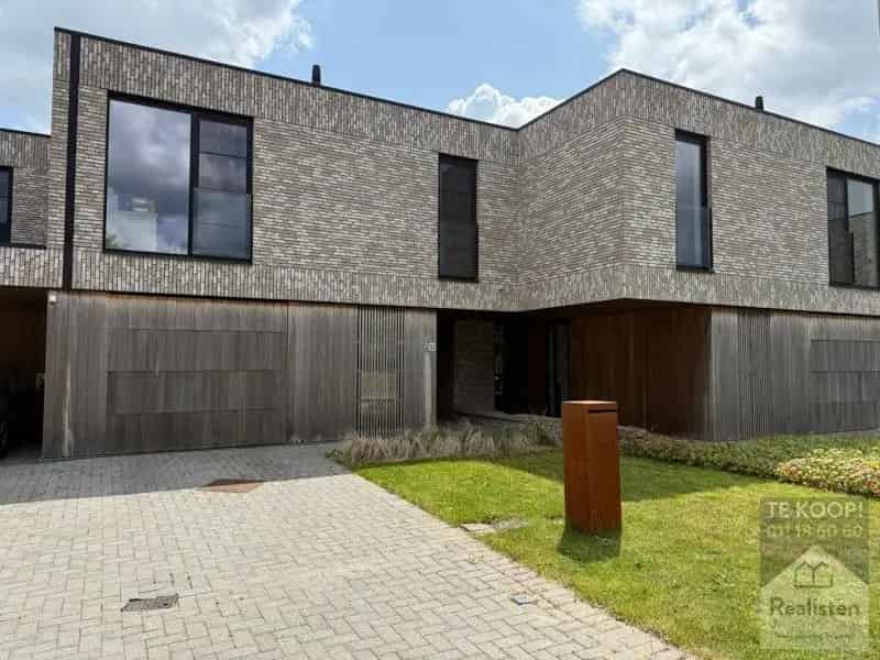 Schakelwoning in hartje Godsheide