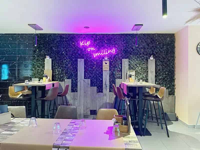Commercieel pand in winkelcentrum Aartselaar