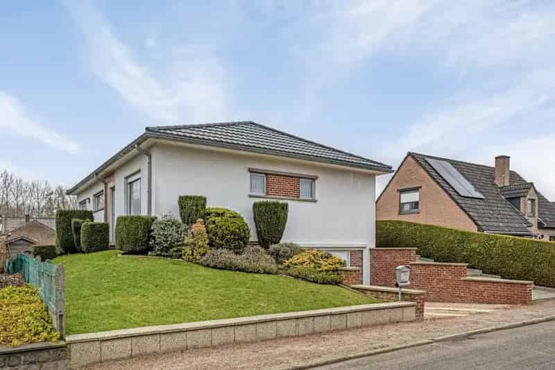 Te renoveren woning met tuin en garage op top locatie!