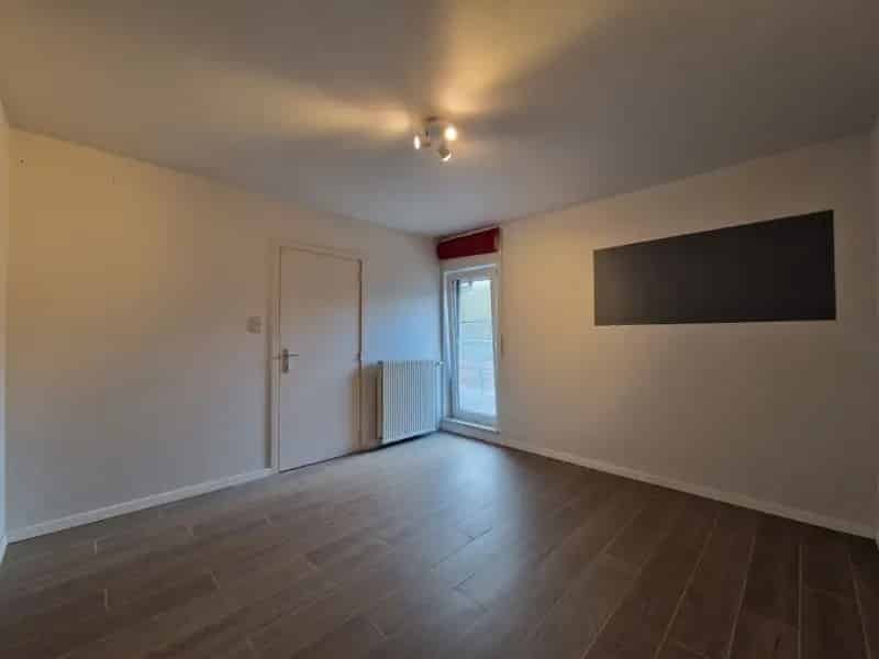 Ruime woning met 3 slaapkamers op uitstekende ligging