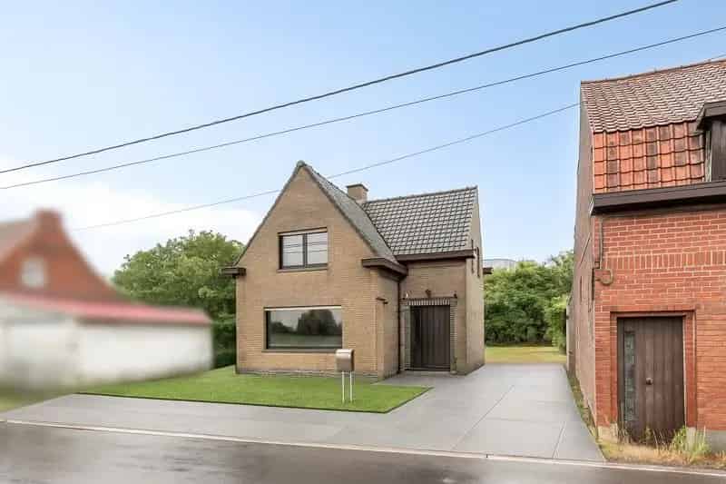 🏡 Gezellige alleenstaande woning met zonnige tuin TE KOOP in Wielsbeke!