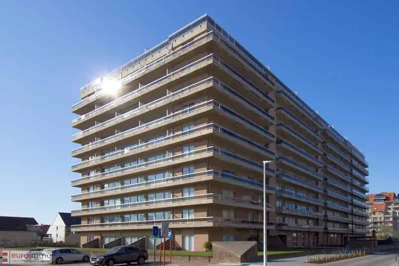 Héél ruime garagebox op een centrale ligging in het drukke Nieuwpoort-bad!