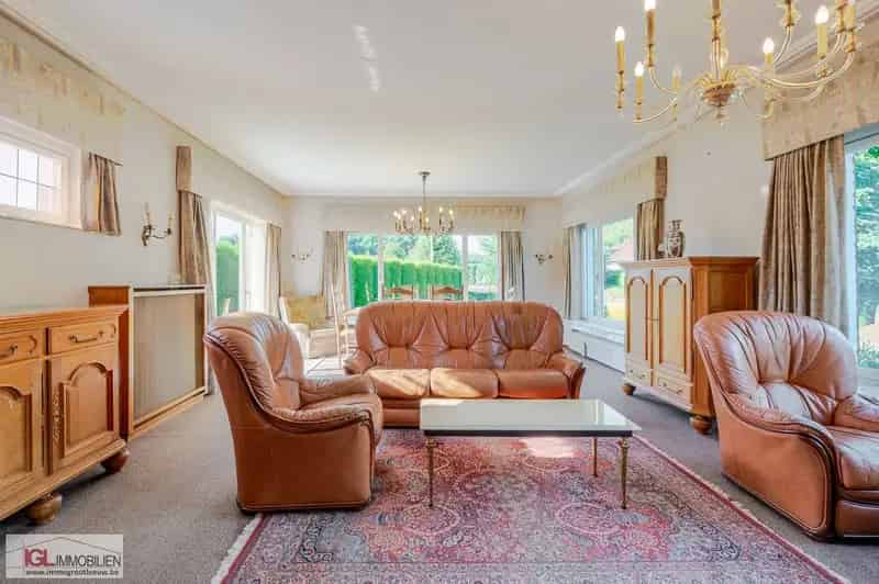 Villa te koop in hartje Sint-Pieters-Leeuw