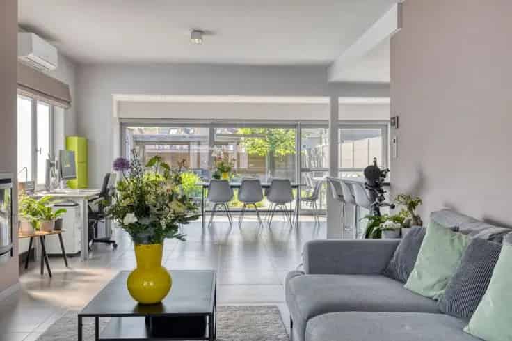 Huis Te Koop Merelbeke: Zonnige gezinswoning met tuin en garage