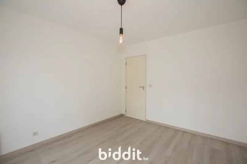 INSTAPKLAAR APPARTEMENT