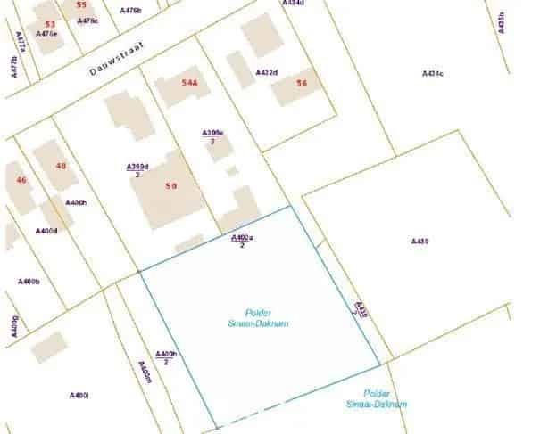 2 open bebouwingen en 3 percelen landbouwgrond 
