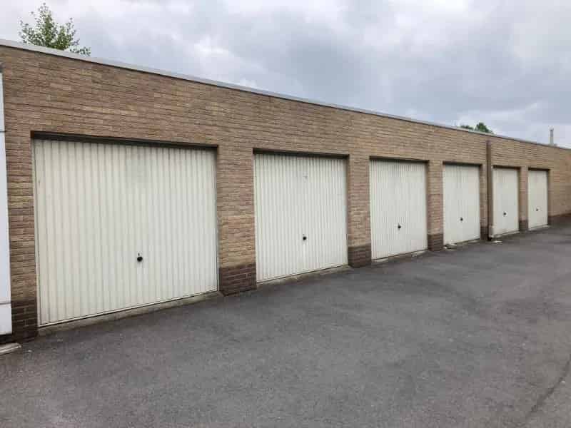 Goed gelegen garage te koop