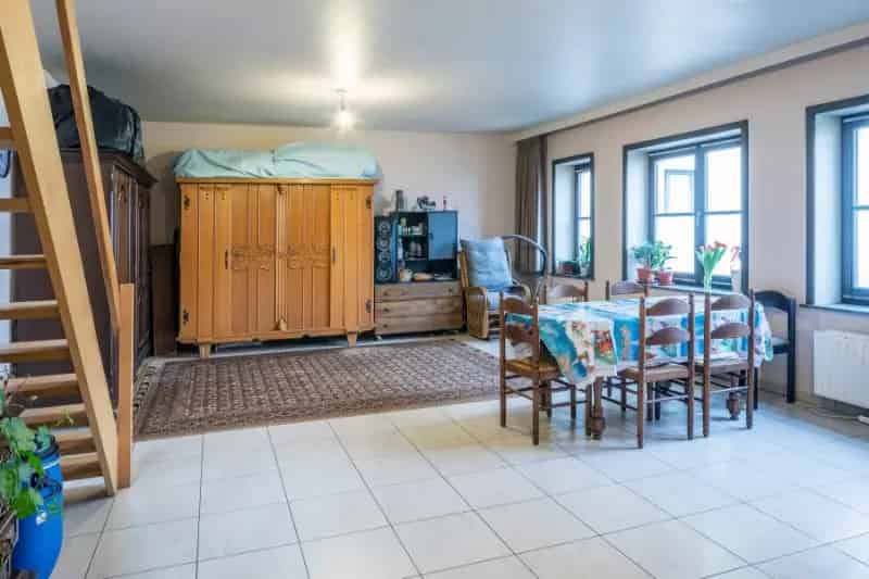 Roeselare, Instapklaar duplexwoning te koop in een gezellig woonerf met 2 slaapkamer, betaalbaar wonen !