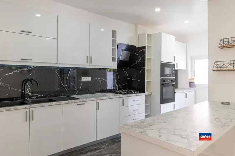 Gerenoveerde woning met 2 tot 3 slaapkamers