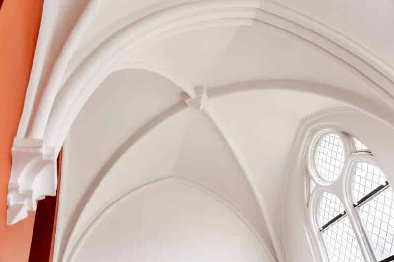 Unieke kloosterwoning gesitueerd in het Patershof