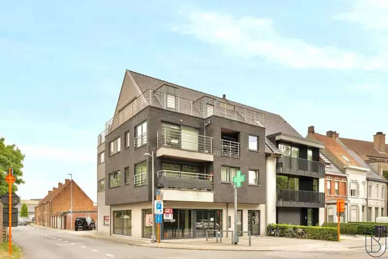 Handelspand met Studio te Huur Nabij Kliniek