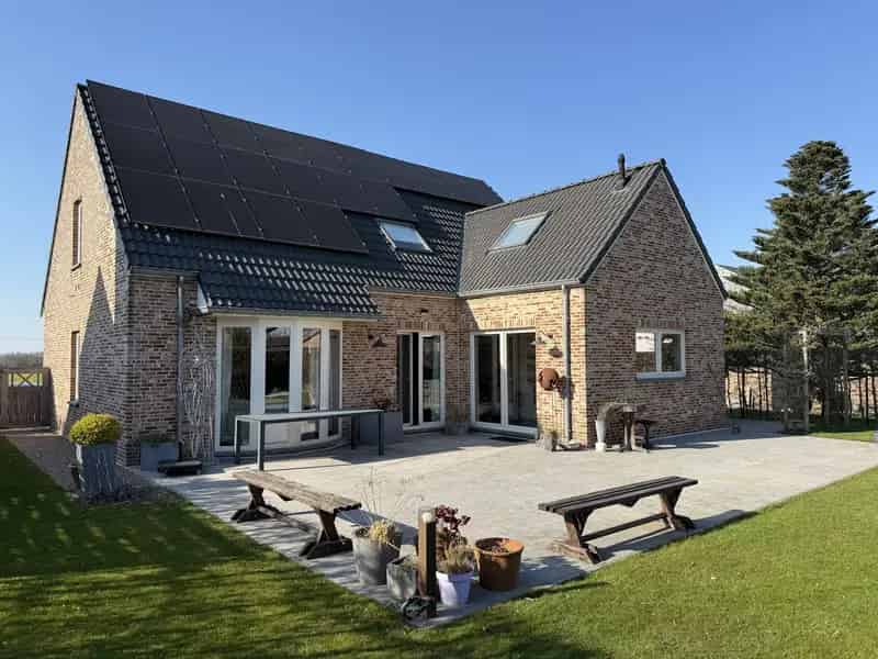 Instapklare Villa te Koop - Rustige Residentiële Buurt