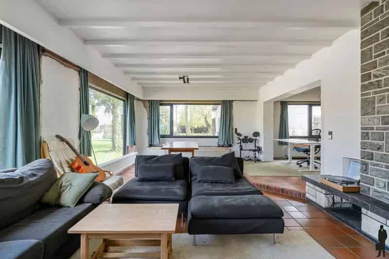 Vrijstaande woning met grote tuin te Hofstade