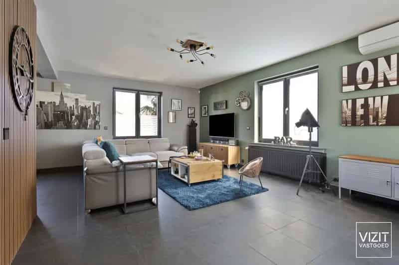 Uitstekend gelegen villa met 4 slaapkamers