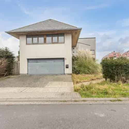 Ruime vrijstaande villa op toplocatie in Middelkerke