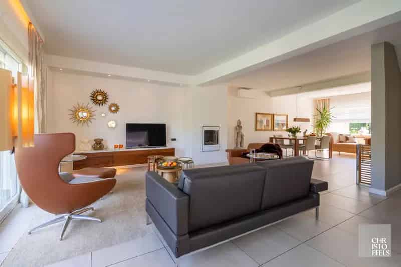 Energiezuinige villa (262m²) in een bosrijke, residentiële omgeving te Zutendaal!