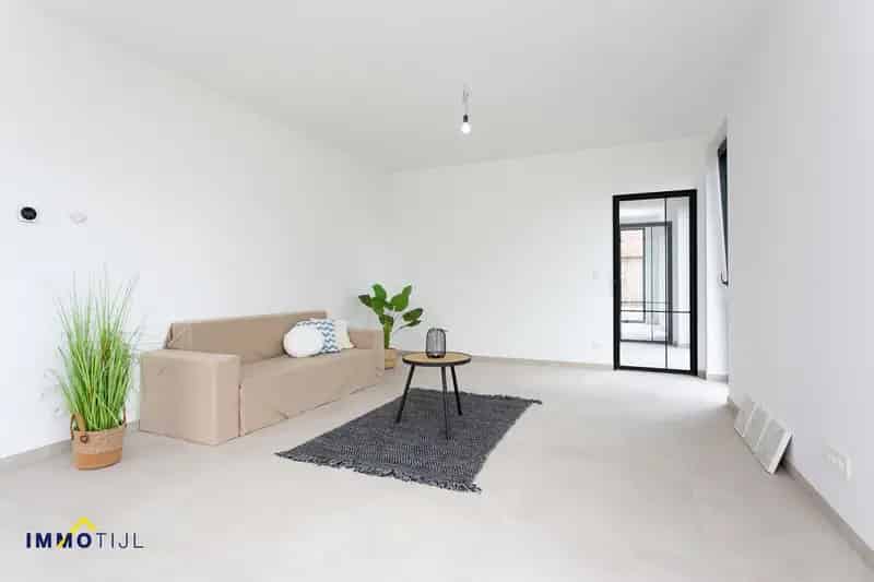 Luxueuze driegevelvilla met 4 kamers en knappe tuin!