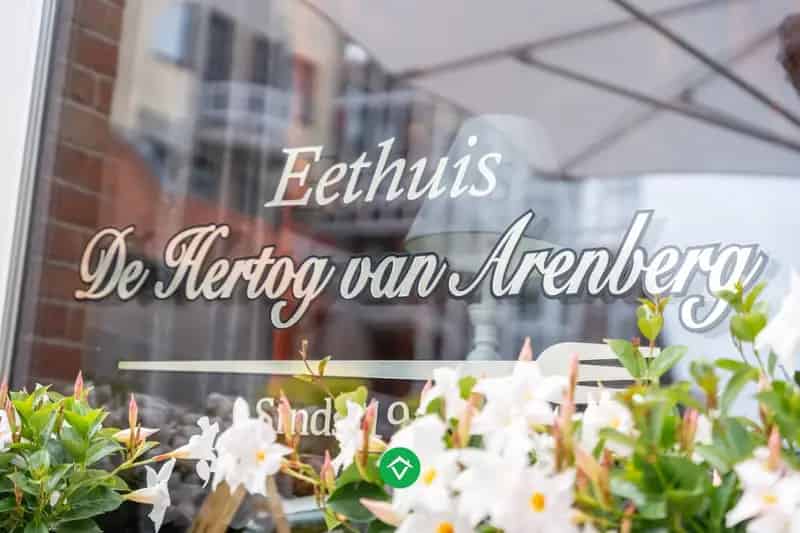 Restaurant met feestzaal en woonst in het centrum van Koekelare