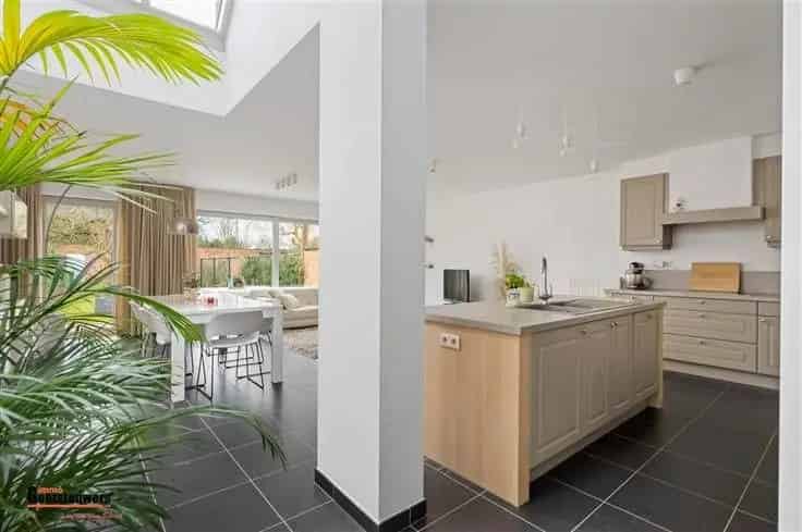 Huis Te Koop Brasschaat 3 slaapkamers Praktijkruimte