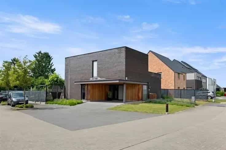 Huis Te Koop Nieuwerkerken: Ruime 6 Slaapkamers, Energiezuinig