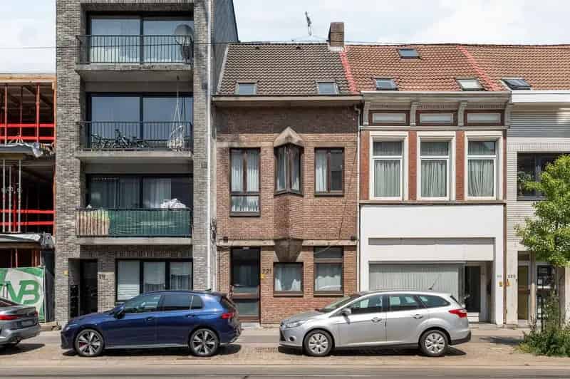 Opbrengsteigendom met 2 Appartementen te Deurne!