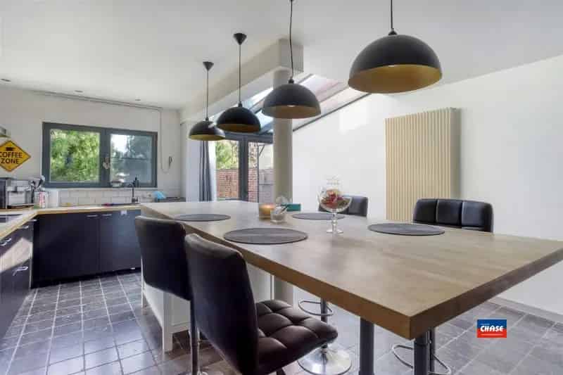 Recent gerenoveerde woning met 3 slaapkamers en tuin