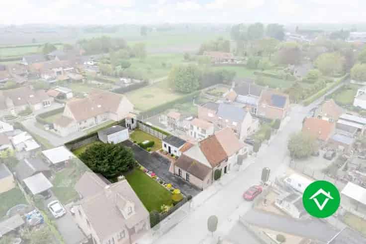 Huis Te Koop 3 Slaapkamers Dubbele Garage Bouwgrond