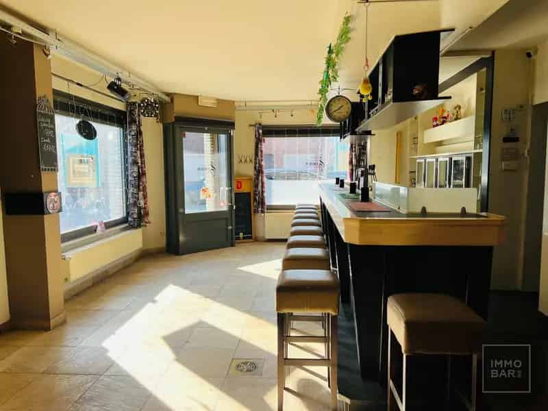 handelspand op drukke ligging te huur