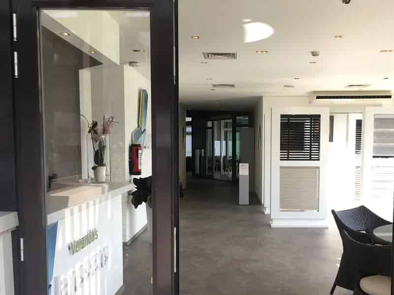 Te Huur Kantoorruimte / Showroom met Magazijn te Lier