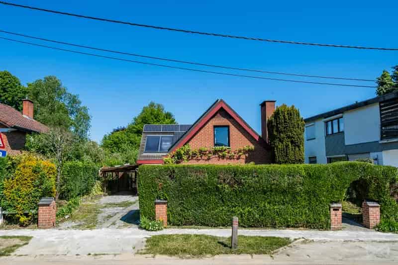 Huis met vier slaapkamers in Céroux-mousty