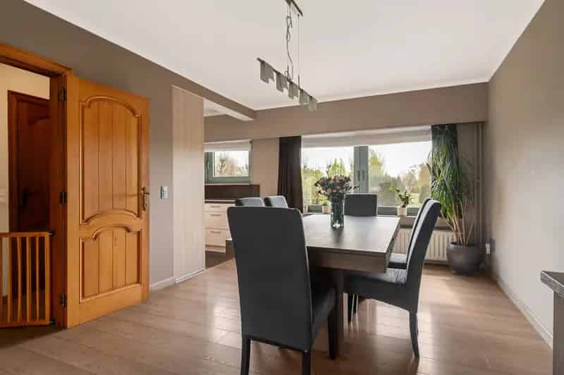 Knappe woning (180m²) met 3 slaapkamers op 418m² op toplocatie!