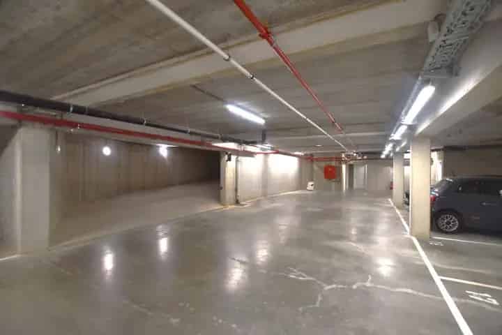 Overdekte parkeerplaats te koop in Mol