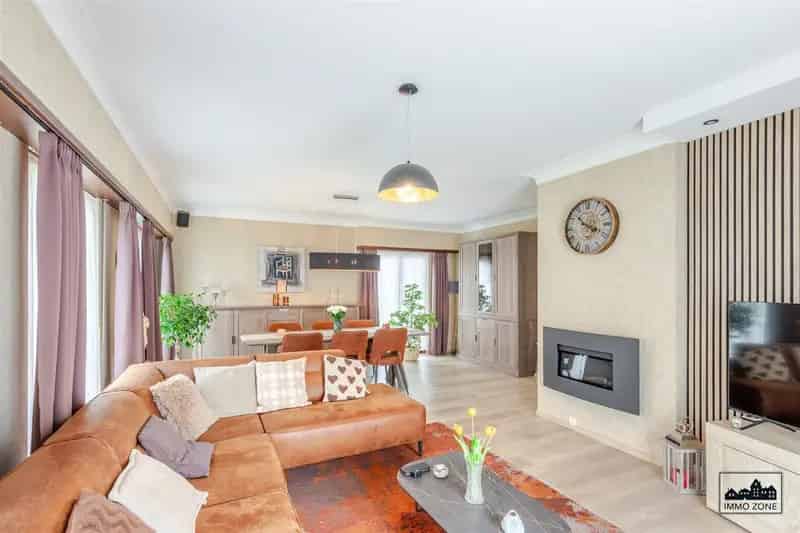 Ruime, gerenoveerde bungalow te koop in De Klinge