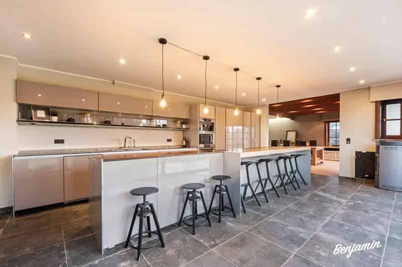 Statige villa met lichtrijke open keuken in Diksmuide