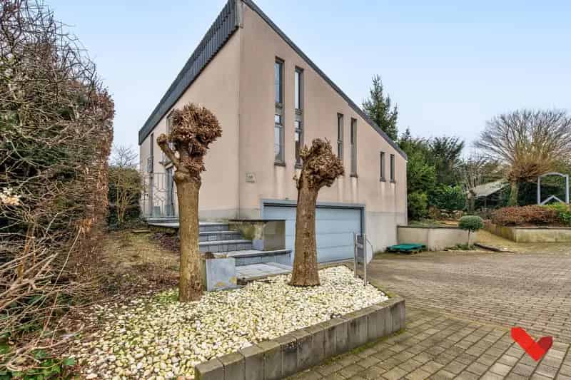 Huis te koop Vissenaken: Ruime woning met tuin en garage