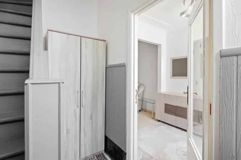 Te renoveren woning met 3 slaapkamers en stadstuin